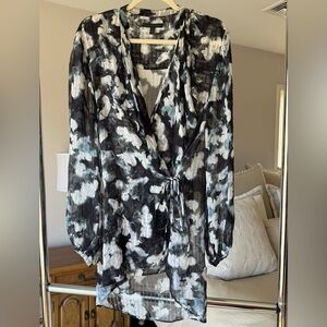 Chelsea and Walker Floral Abstract Hi-Lo Wrap-Front Blouse, sz 10